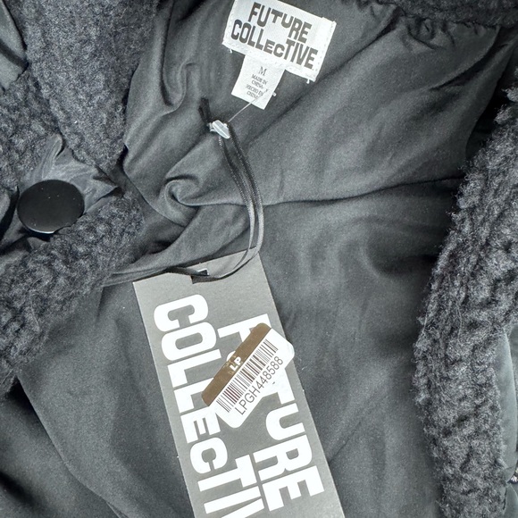 Future Collective Women's Button Up Puffer Jacket - Black Size Medium NWT - Picture 3 of 5